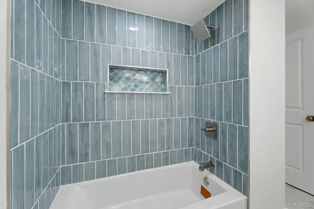 6780 Lee Crest Drive West Bloomfield Charter Township MI 48322