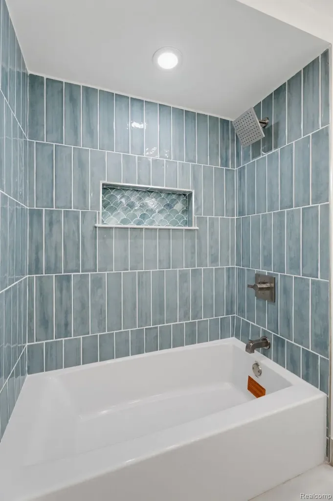 6780 Lee Crest Drive West Bloomfield Charter Township MI 48322
