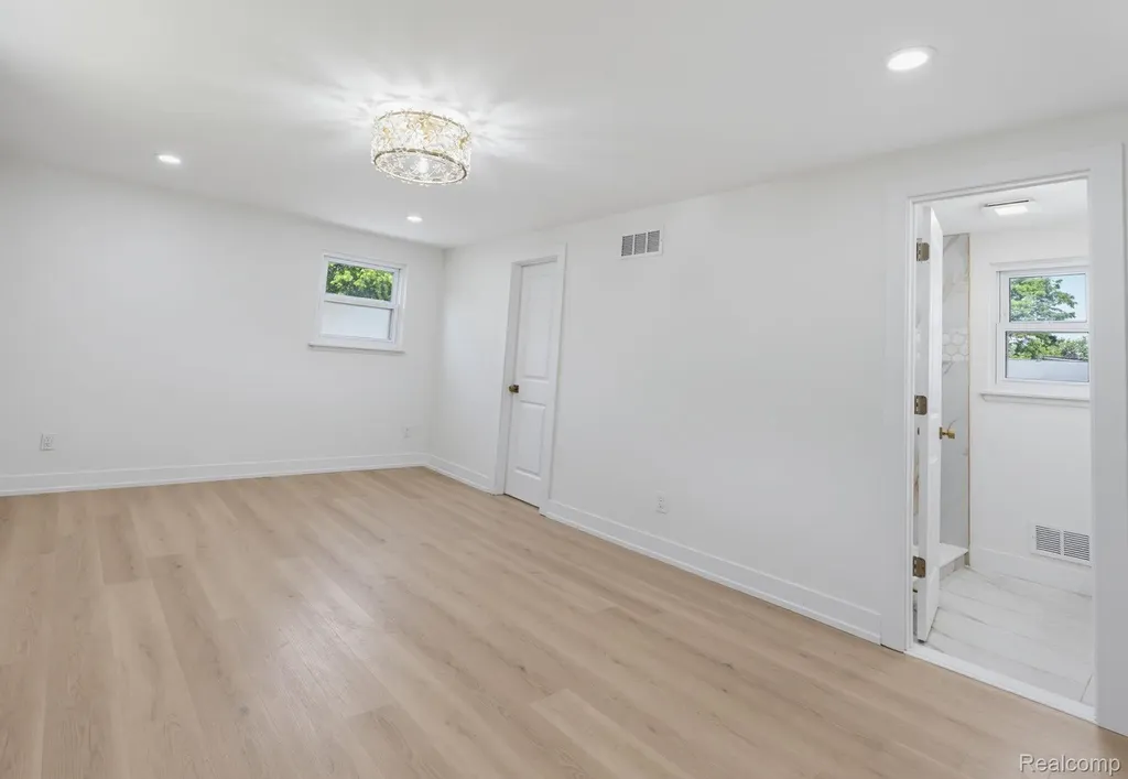 6780 Lee Crest Drive West Bloomfield Charter Township MI 48322