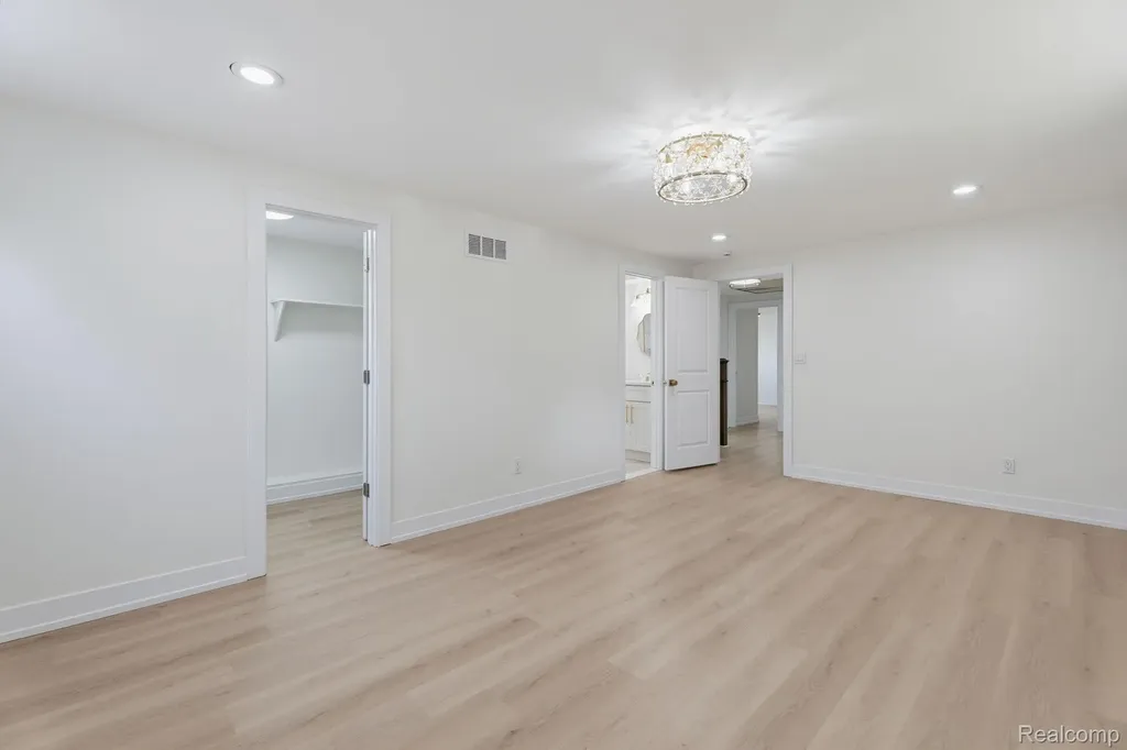 6780 Lee Crest Drive West Bloomfield Charter Township MI 48322