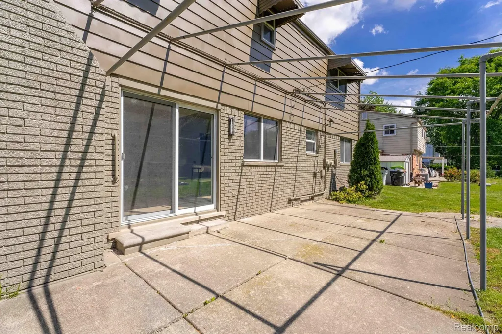 6780 Lee Crest Drive West Bloomfield Charter Township MI 48322