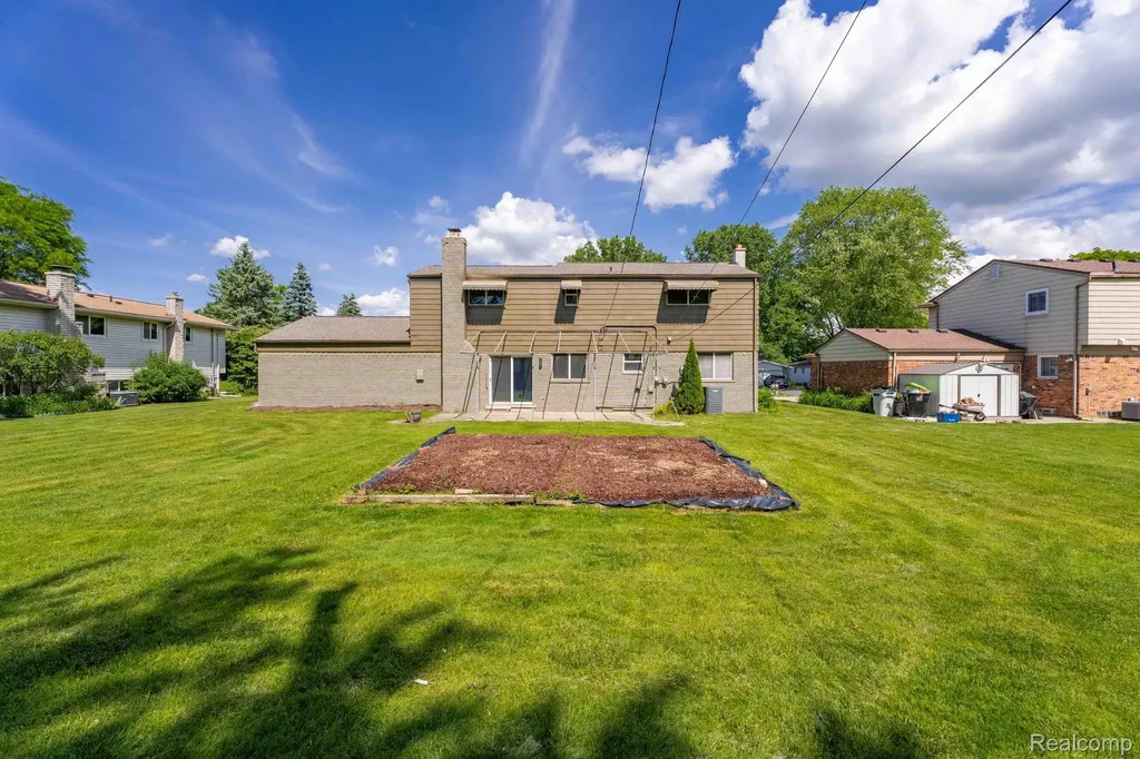 6780 Lee Crest Drive West Bloomfield Charter Township MI 48322