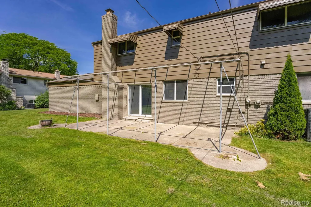 6780 Lee Crest Drive West Bloomfield Charter Township MI 48322