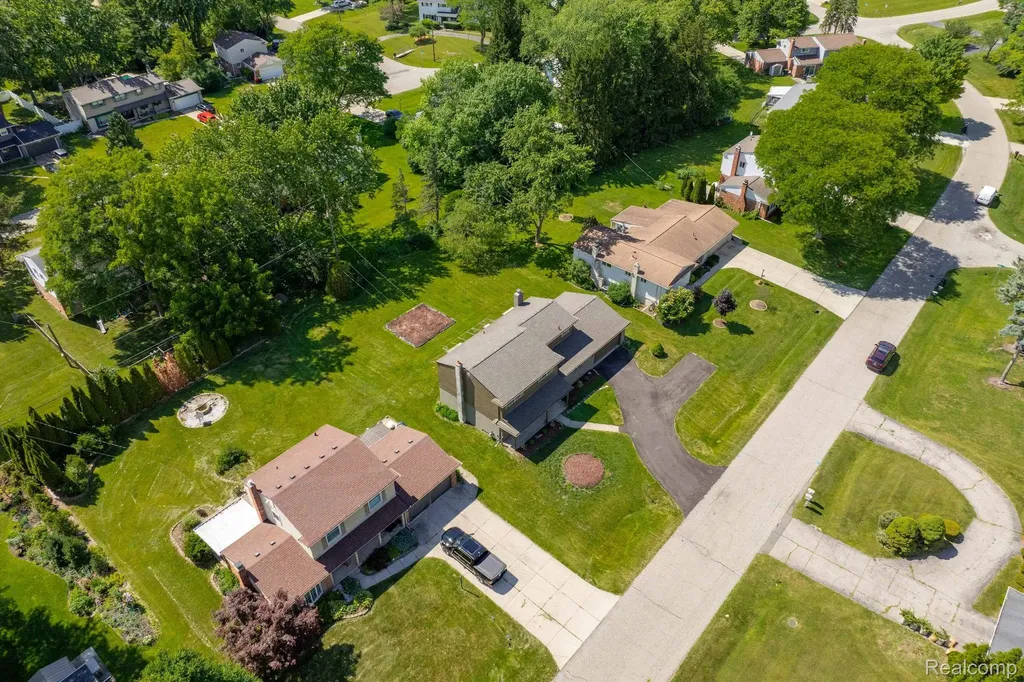 6780 Lee Crest Drive West Bloomfield Charter Township MI 48322