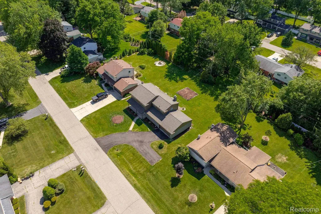 6780 Lee Crest Drive West Bloomfield Charter Township MI 48322