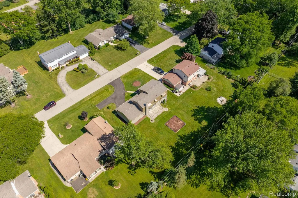 6780 Lee Crest Drive West Bloomfield Charter Township MI 48322