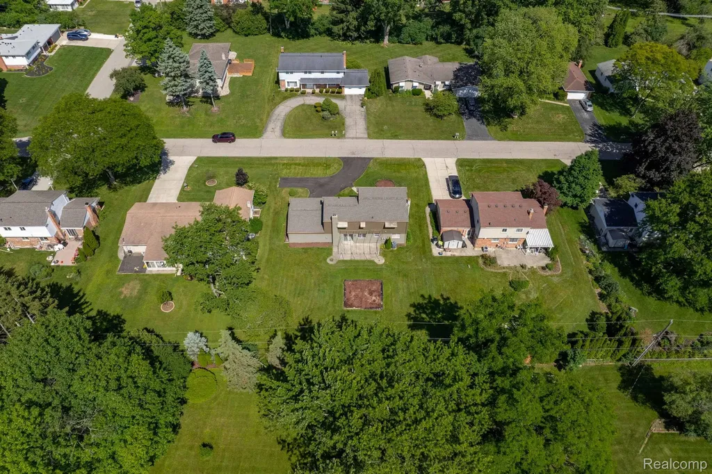 6780 Lee Crest Drive West Bloomfield Charter Township MI 48322