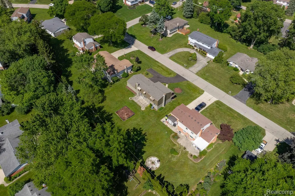 6780 Lee Crest Drive West Bloomfield Charter Township MI 48322