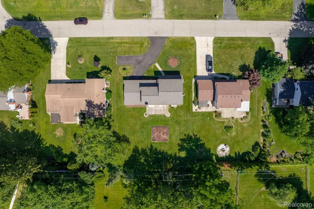 6780 Lee Crest Drive West Bloomfield Charter Township MI 48322