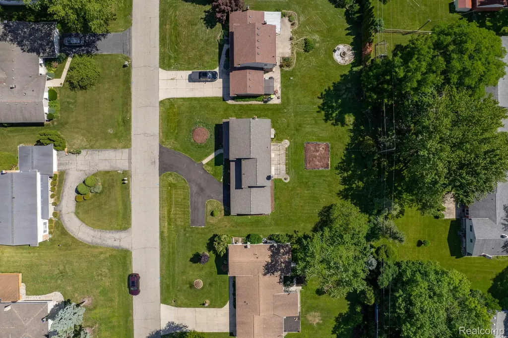 6780 Lee Crest Drive West Bloomfield Charter Township MI 48322