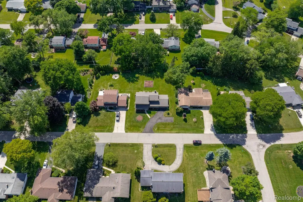 6780 Lee Crest Drive West Bloomfield Charter Township MI 48322