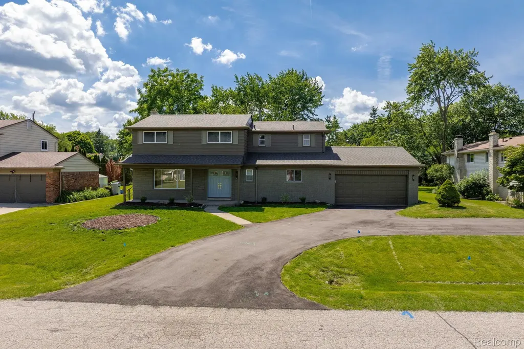 6780 Lee Crest Drive West Bloomfield Charter Township MI 48322