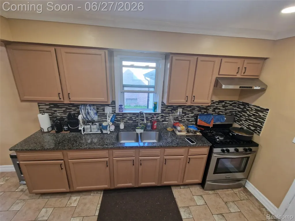 4320 Frazho Road Warren City MI 48091