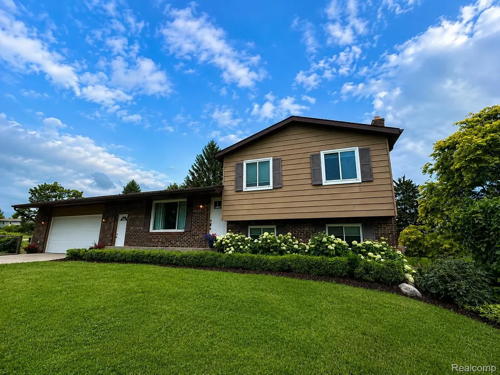 977 Mary Drive Lapeer Township MI 48446