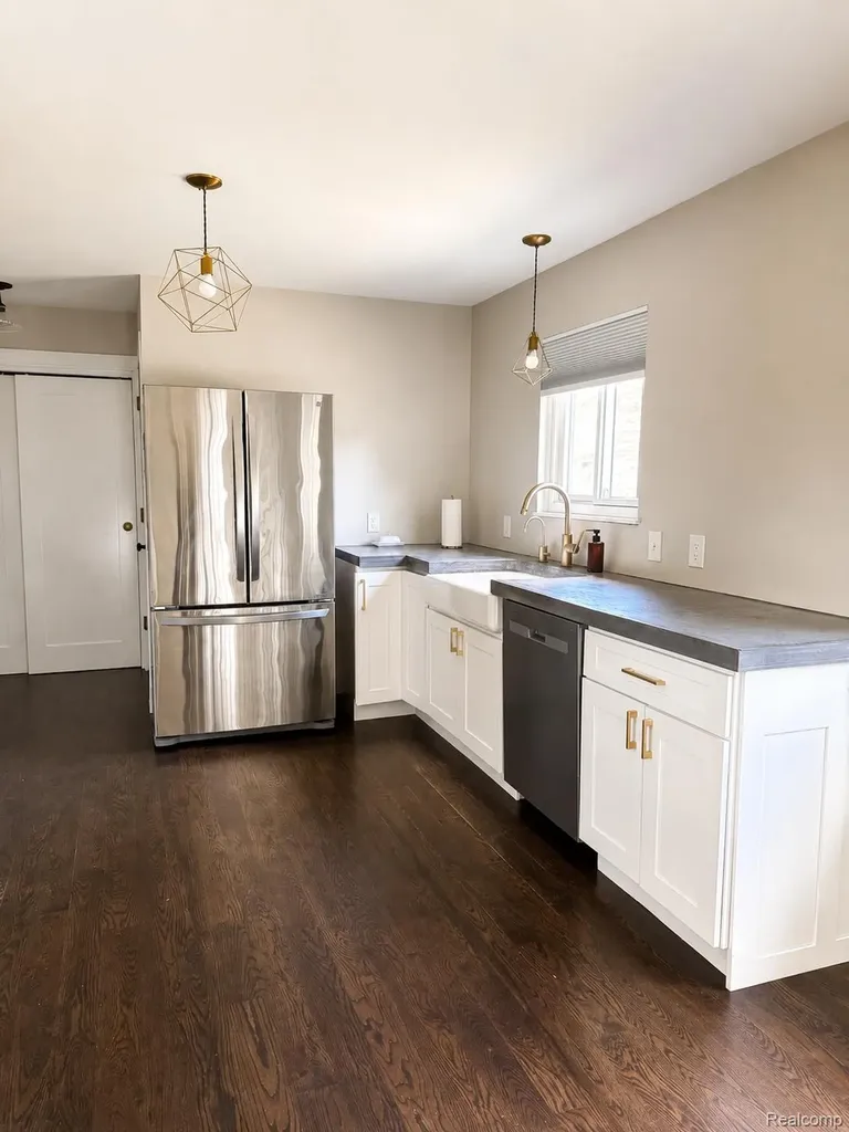 977 Mary Drive Lapeer Township MI 48446