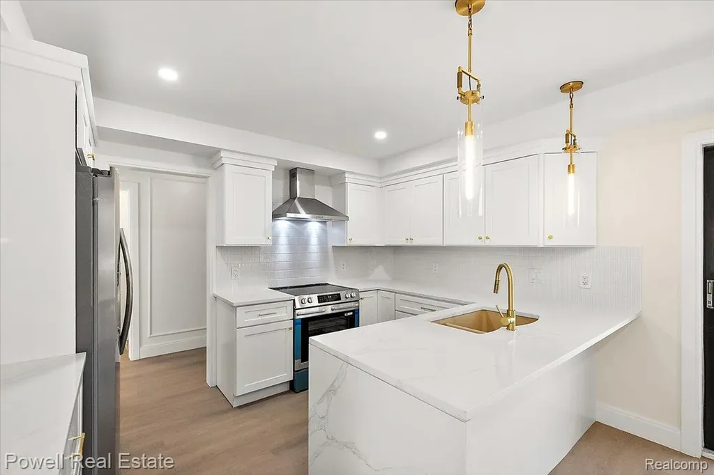 1447 Ravineview Court Bloomfield Hills City MI 48304