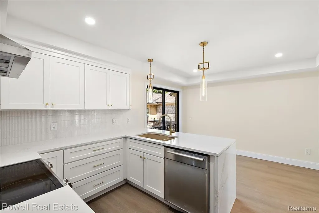 1447 Ravineview Court Bloomfield Hills City MI 48304