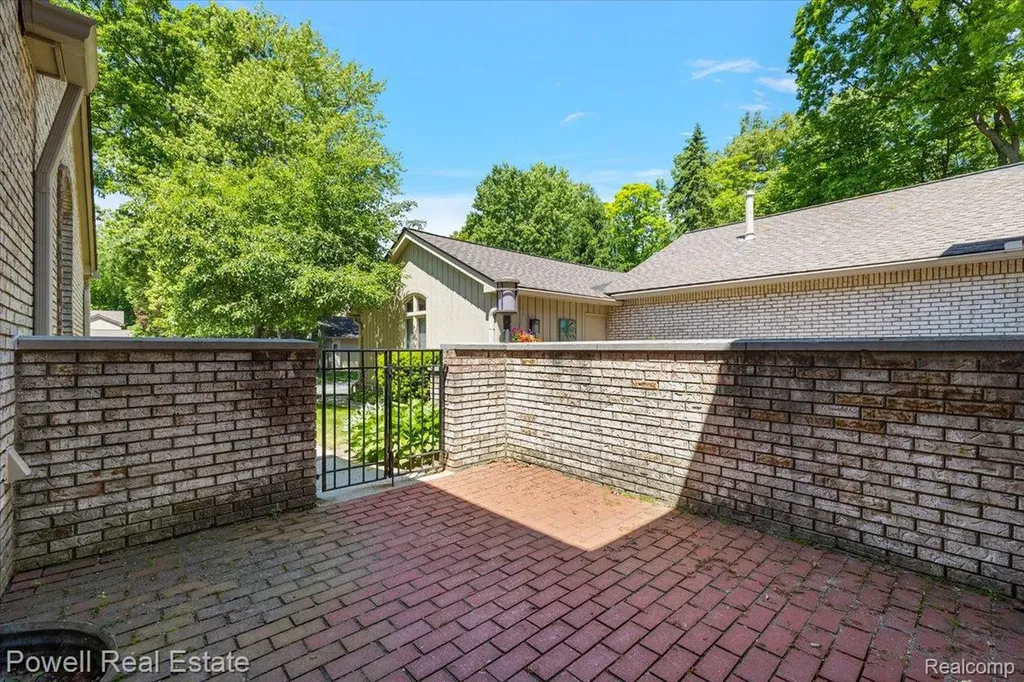1447 Ravineview Court Bloomfield Hills City MI 48304