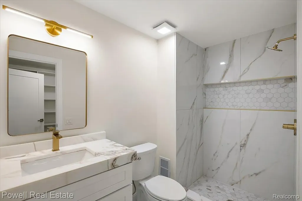 1447 Ravineview Court Bloomfield Hills City MI 48304