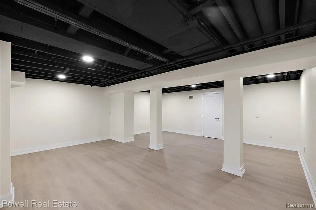 1447 Ravineview Court Bloomfield Hills City MI 48304