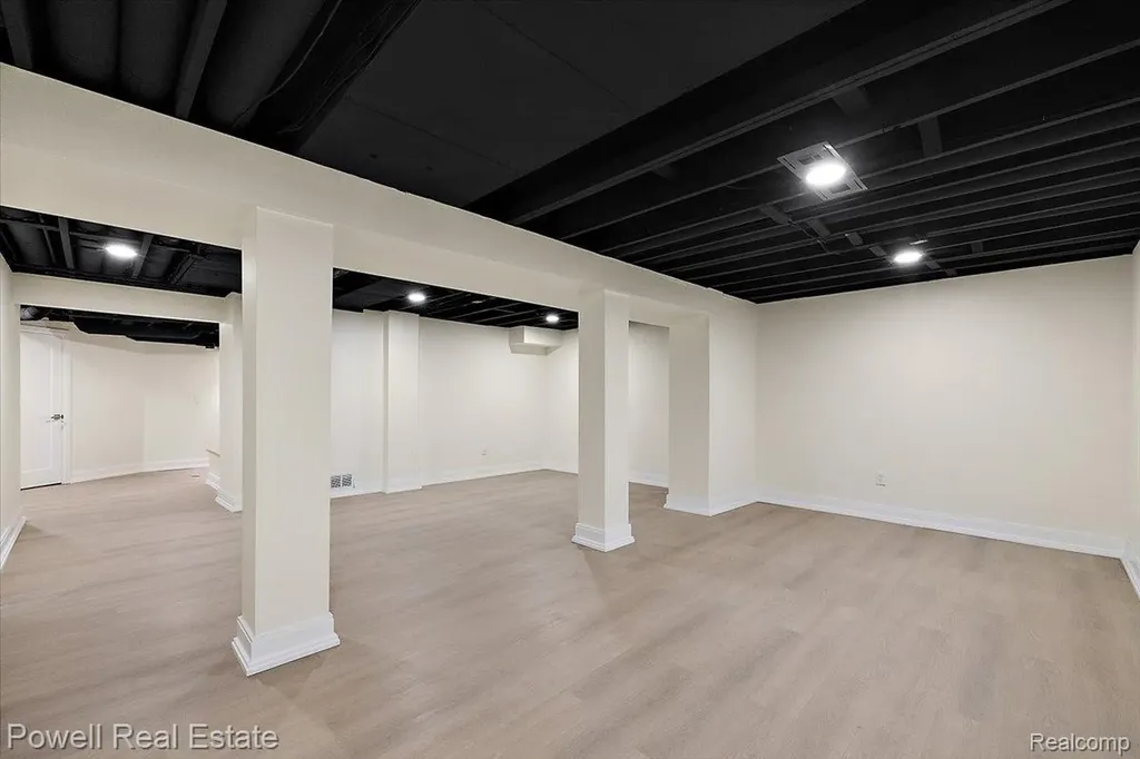 1447 Ravineview Court Bloomfield Hills City MI 48304