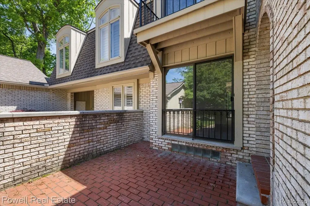 1447 Ravineview Court Bloomfield Hills City MI 48304