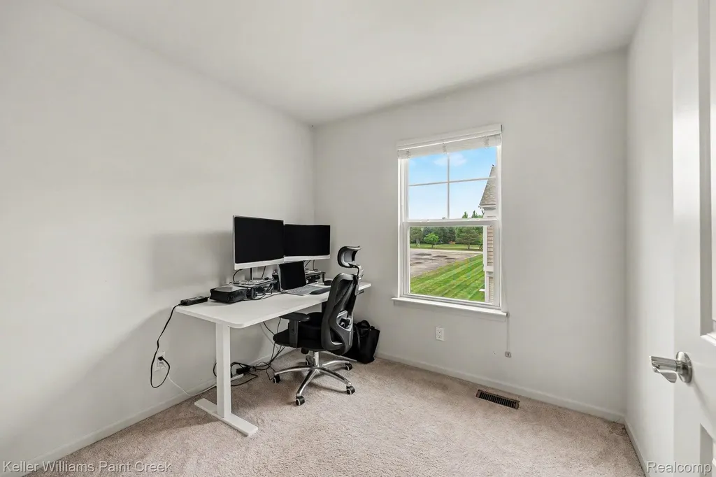 4923 Treeside Lane Troy City MI 48098