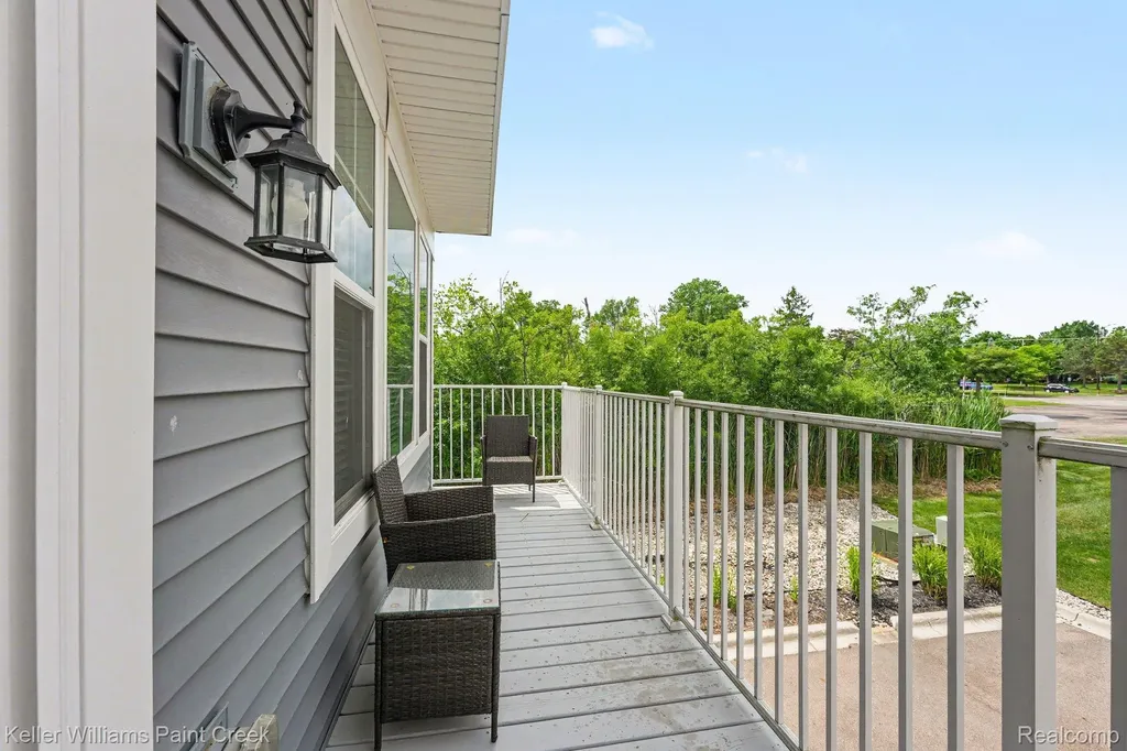 4923 Treeside Lane Troy City MI 48098