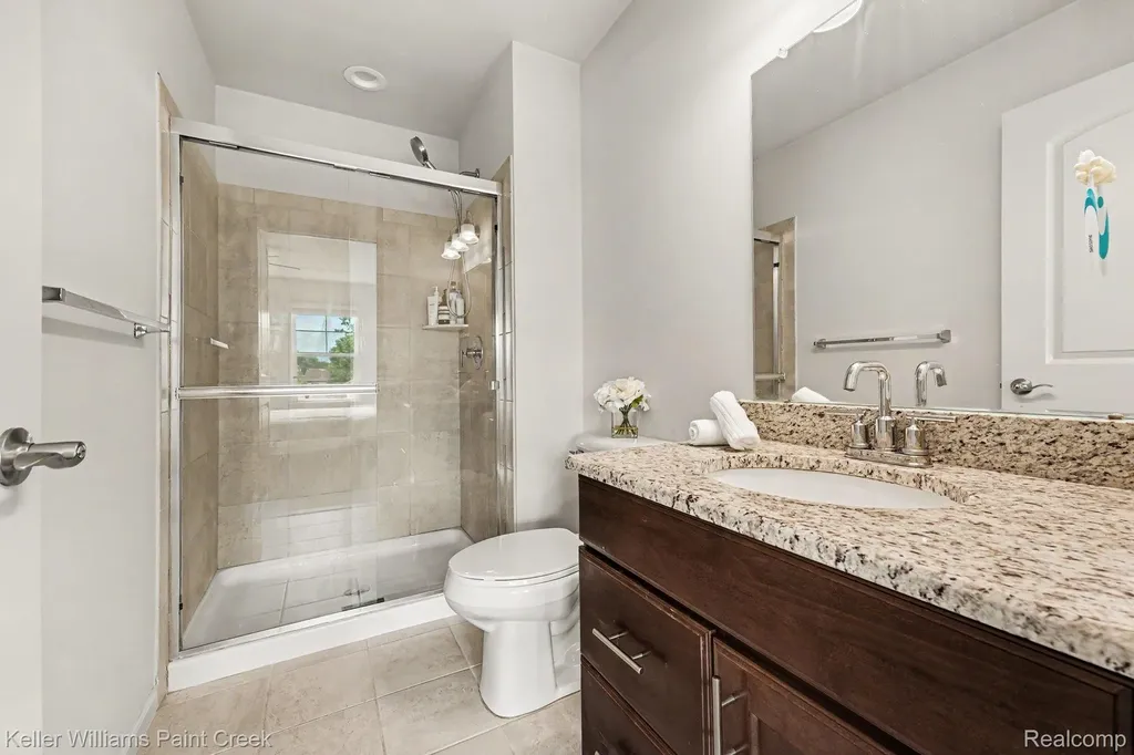 4923 Treeside Lane Troy City MI 48098