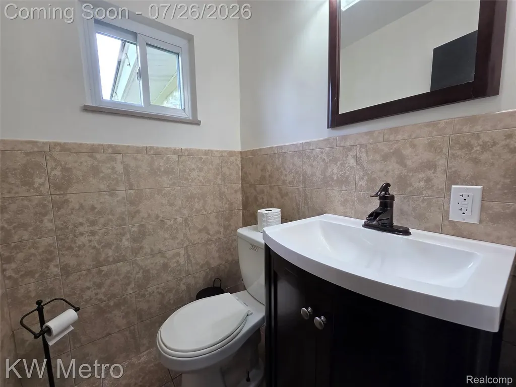 1755 Wellington Avenue Bloomfield Hills City MI 48302