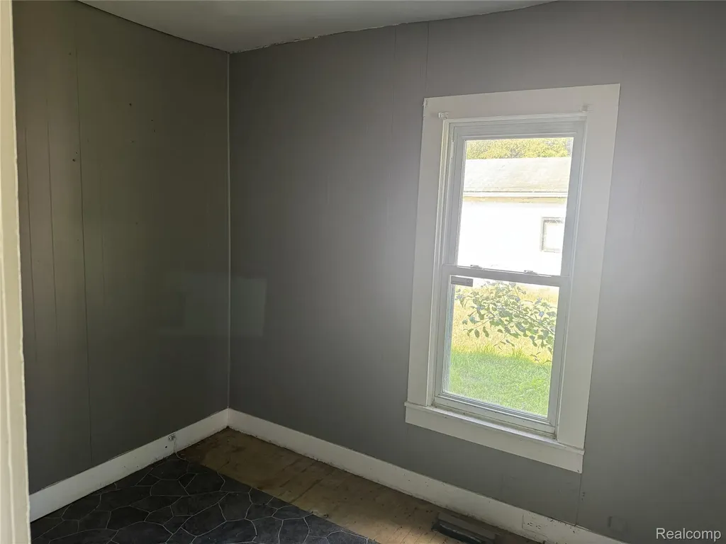 2418 Morris Street Saginaw City MI 48601