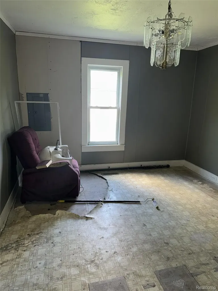2418 Morris Street Saginaw City MI 48601