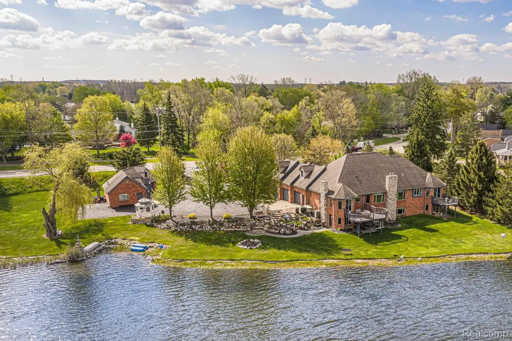 2480 S Baldwin Road Orion Charter Township MI 48360