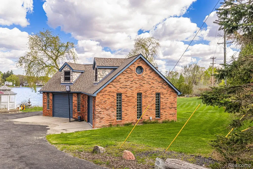 2480 S Baldwin Road Orion Charter Township MI 48360