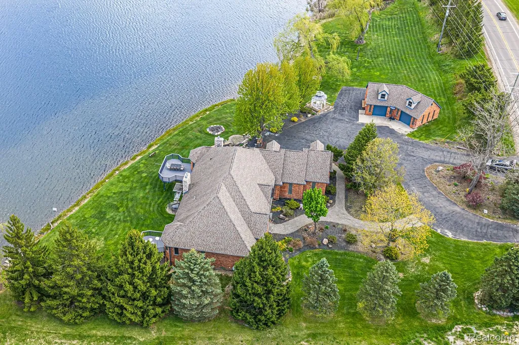 2480 S Baldwin Road Orion Charter Township MI 48360