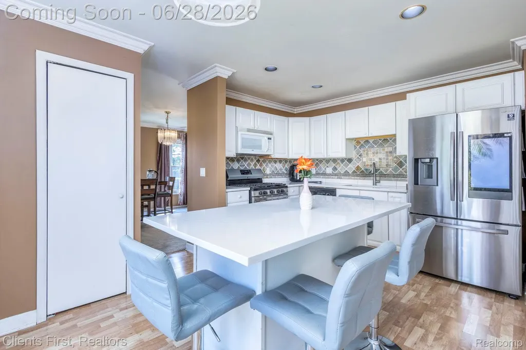 39478 Squire Road Novi City MI 48375