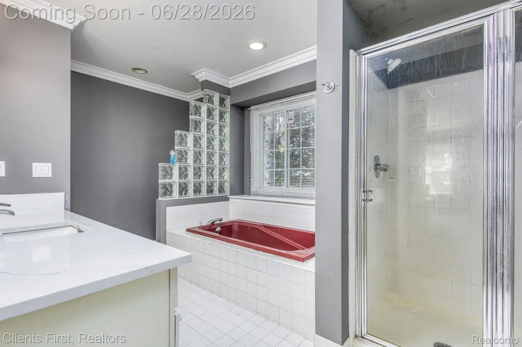 39478 Squire Road Novi City MI 48375