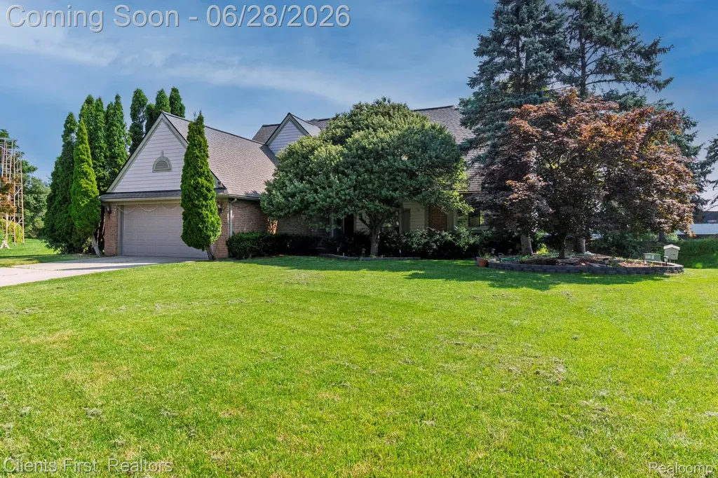 39478 Squire Road Novi City MI 48375