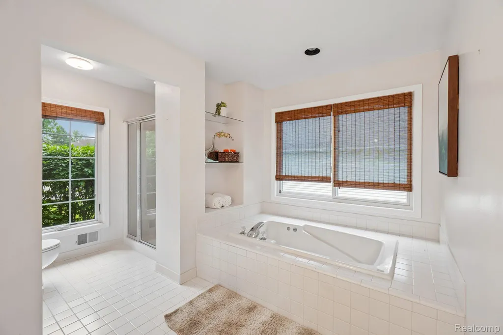 42738 Wimbleton Way Novi City MI 48377