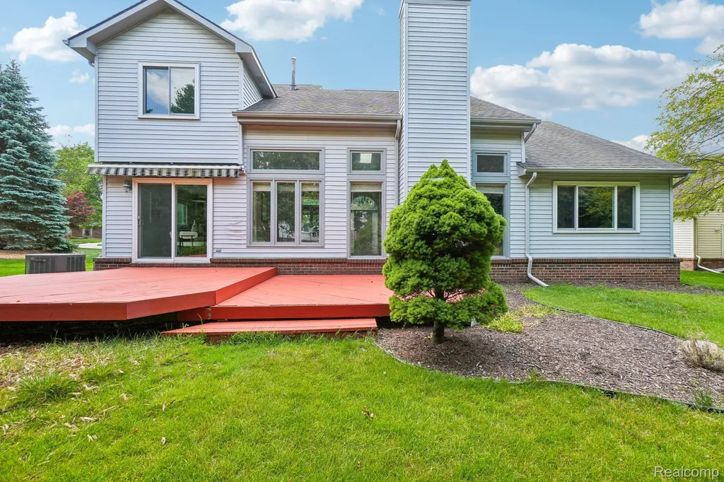 42738 Wimbleton Way Novi City MI 48377