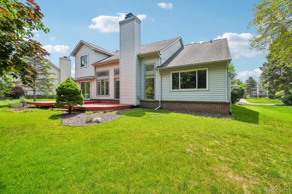 42738 Wimbleton Way Novi City MI 48377