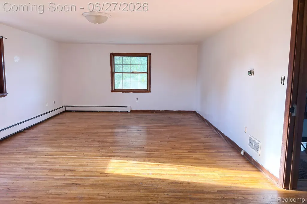 16650 Walcliff Drive Clinton Charter Township MI 48035