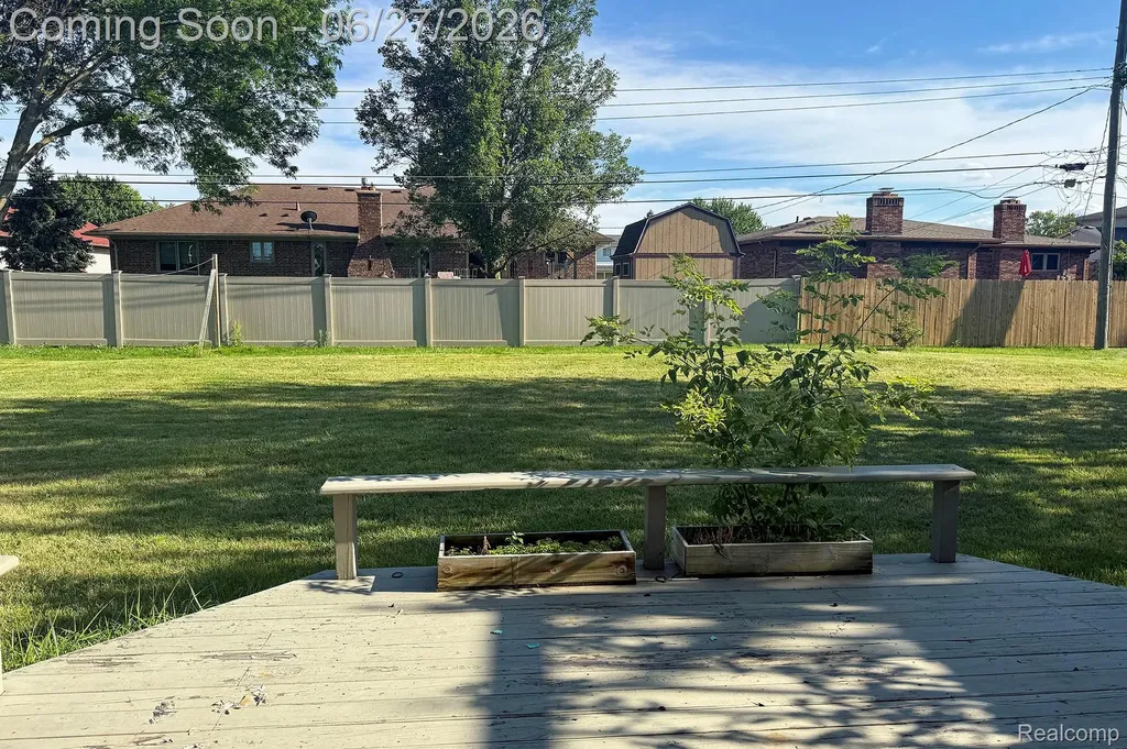 16650 Walcliff Drive Clinton Charter Township MI 48035