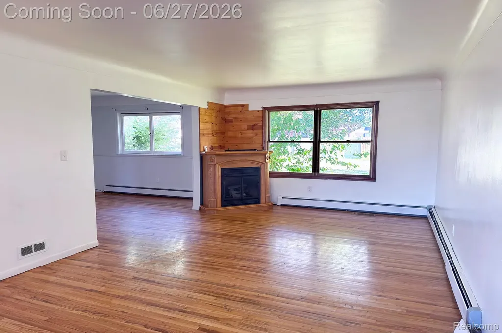 16650 Walcliff Drive Clinton Charter Township MI 48035