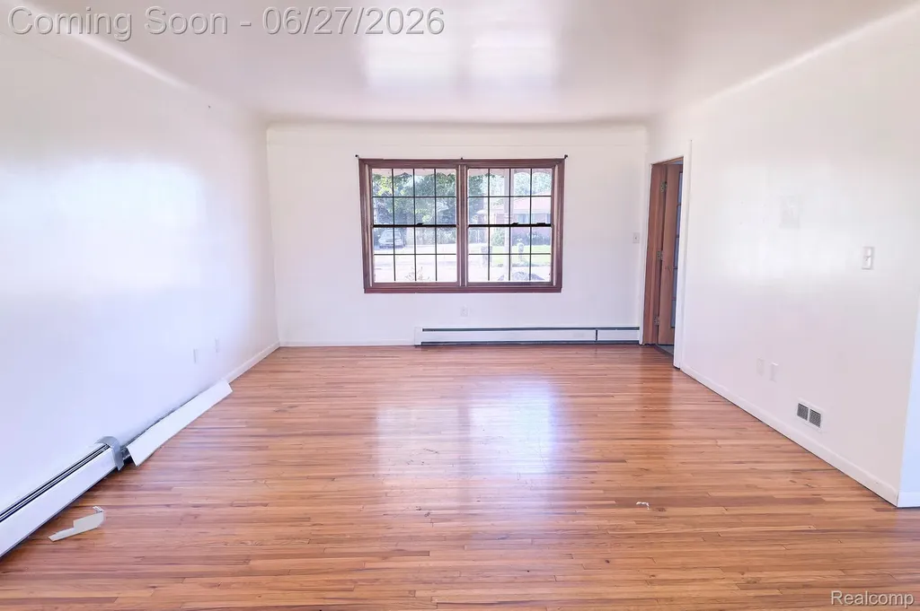 16650 Walcliff Drive Clinton Charter Township MI 48035