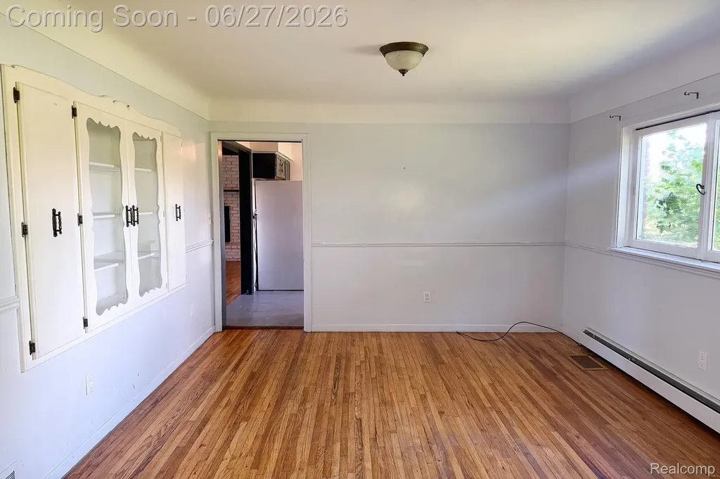 16650 Walcliff Drive Clinton Charter Township MI 48035