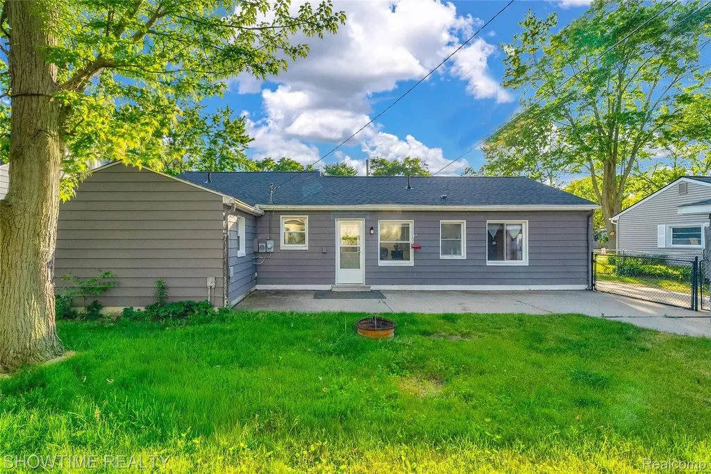 3444 Maple Street Port Huron City MI 48060