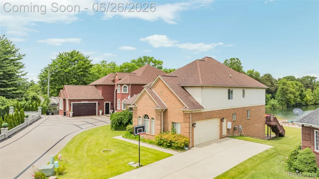 2651 Erma Drive Shelby Charter Township MI 48317