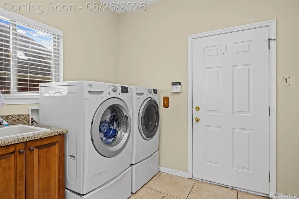 2651 Erma Drive Shelby Charter Township MI 48317