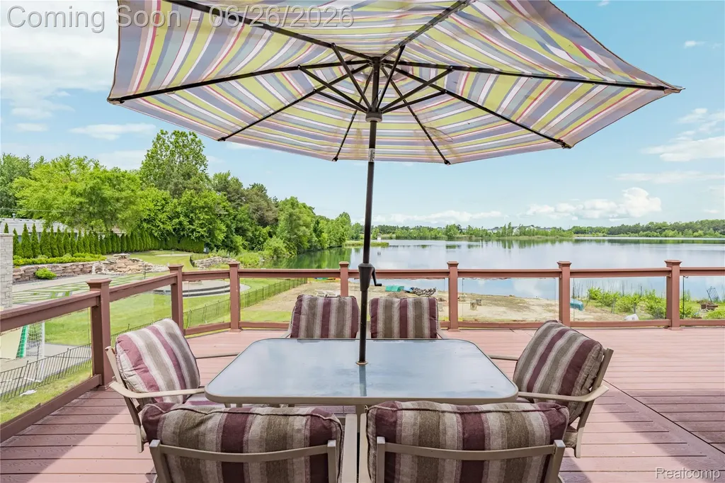2651 Erma Drive Shelby Charter Township MI 48317